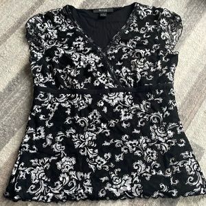 V neck printed top